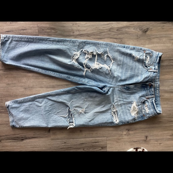 American Eagle Distressed Jeans Rip 